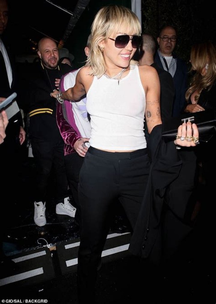 Miley Cyrus & Liam Hemsworth Nearly Have Awkward Run-In After He Debuts His Hot New Body