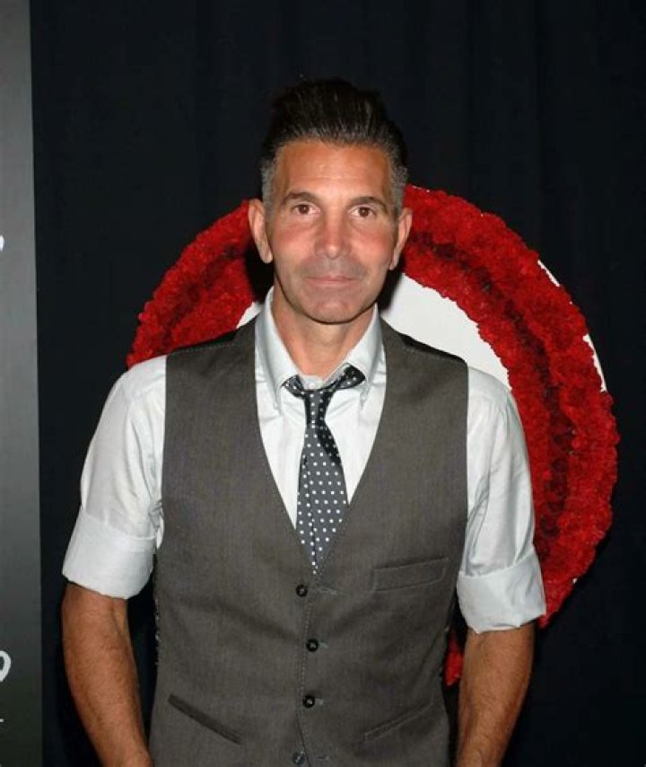 Mossimo Giannulli’s Son Claims His Dad’s In ‘Solitary Confinement’ & ‘Only Let Out Every 3 Days’ To Shower