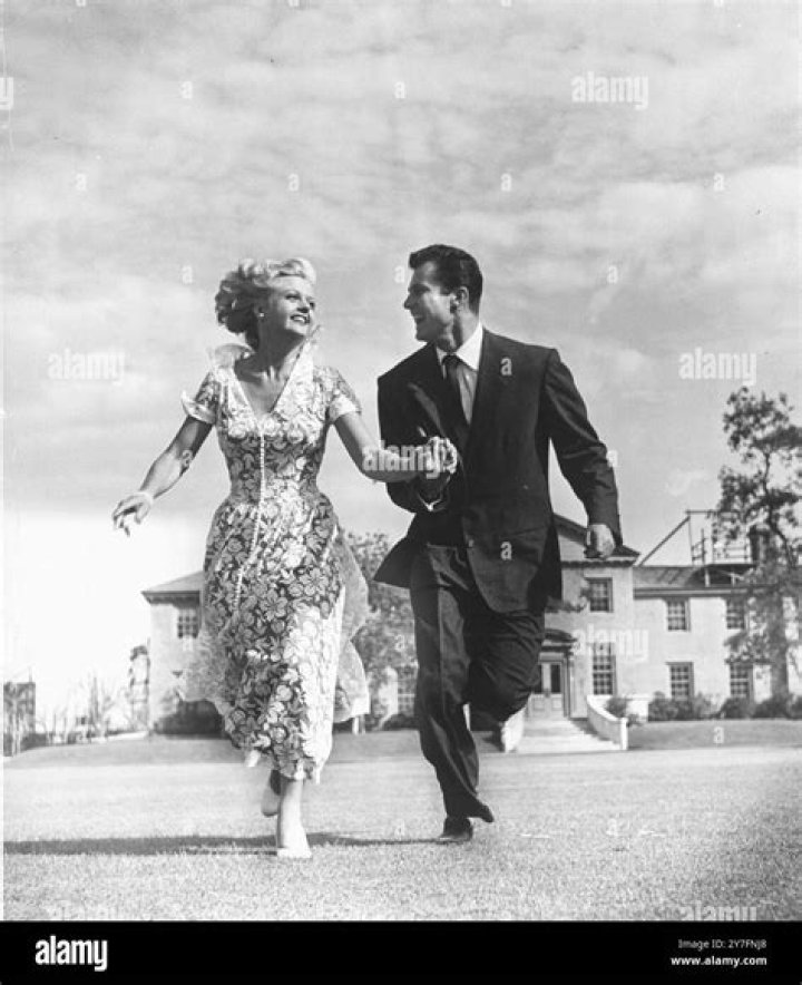 Moving On Already? – Hollywood Life