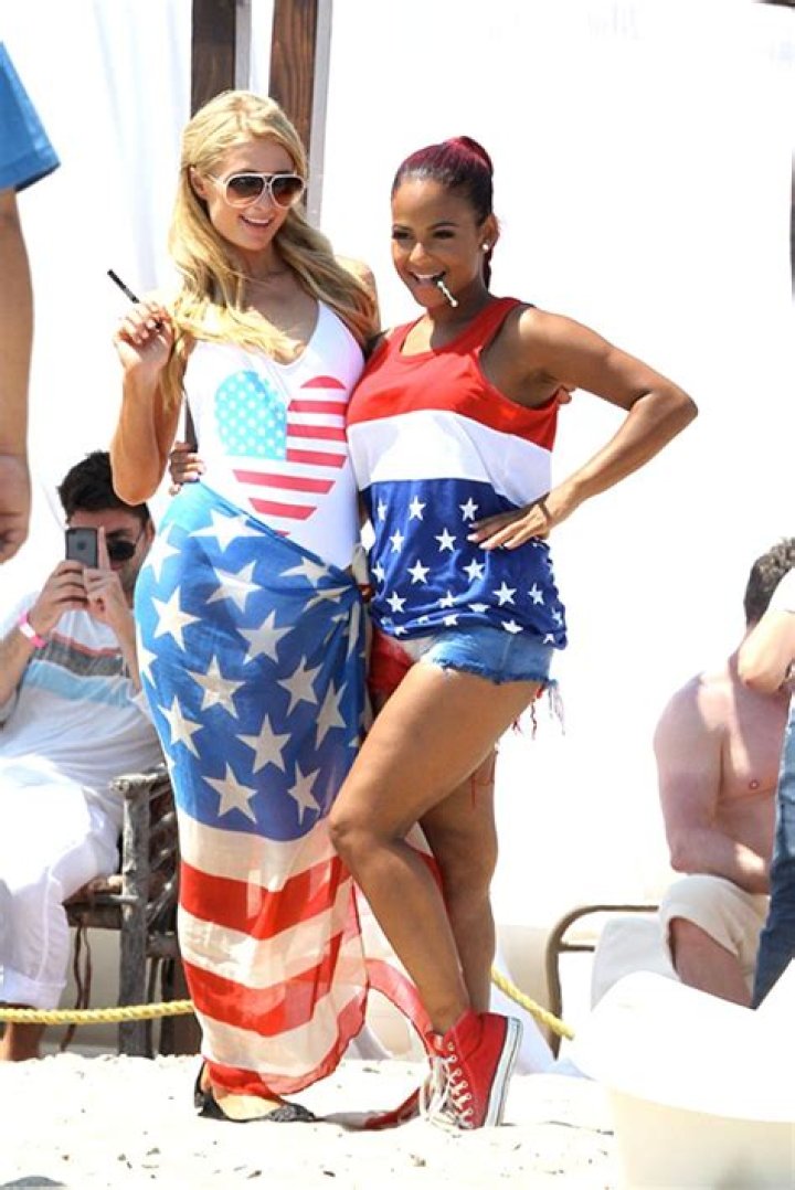 Photos Of Patriotic Looks – Hollywood Life