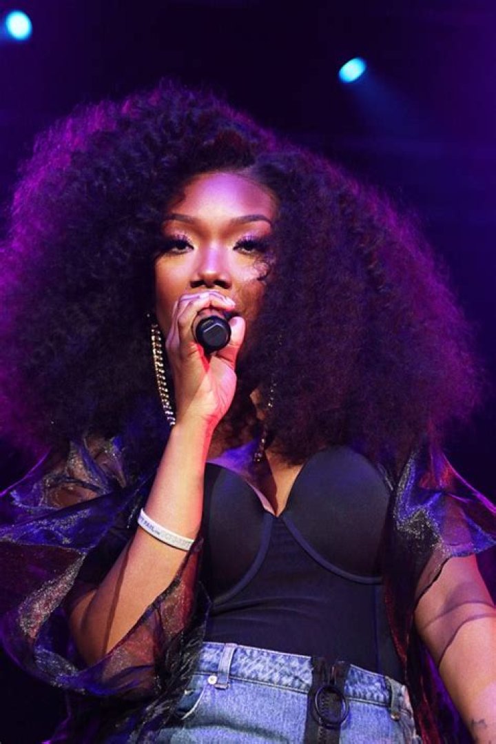 Pics Of The Singer – Hollywood Life