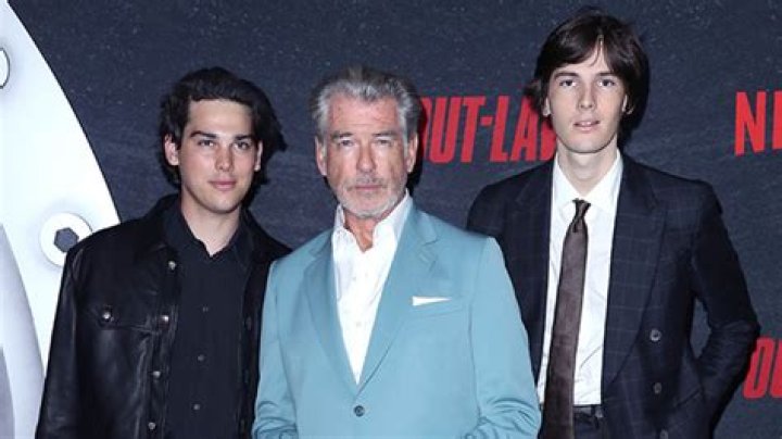 Pierce Brosnan Joined By Look-Alike Sons At ‘The Out-Laws’ Premiere – Hollywood Life