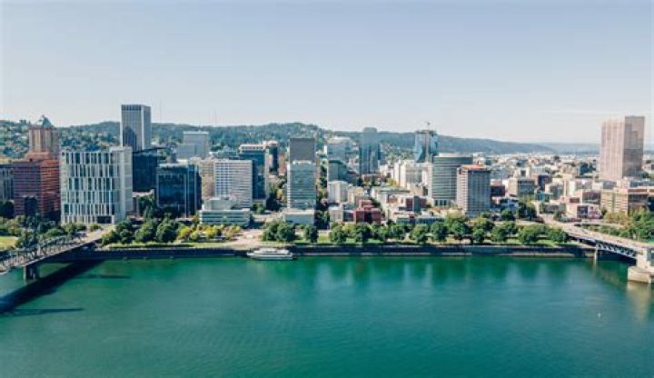 Portland’ – Photos From Season 18 – Hollywood Life