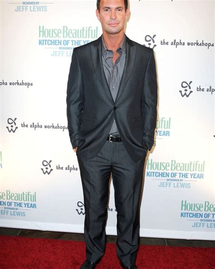 ‘RHOBH’ Star Sutton Stracke’s Swollen Eye Freaks Out Jeff Lewis – Hollywood Life