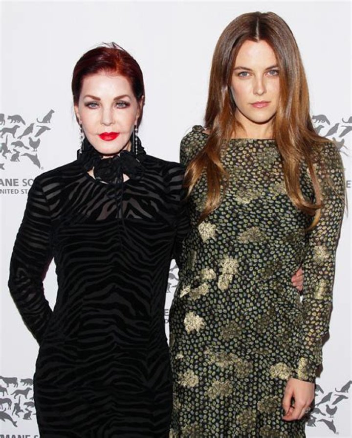 Riley Keough Breaks Silence On Estate Battle With Priscilla Presley – Hollywood Life