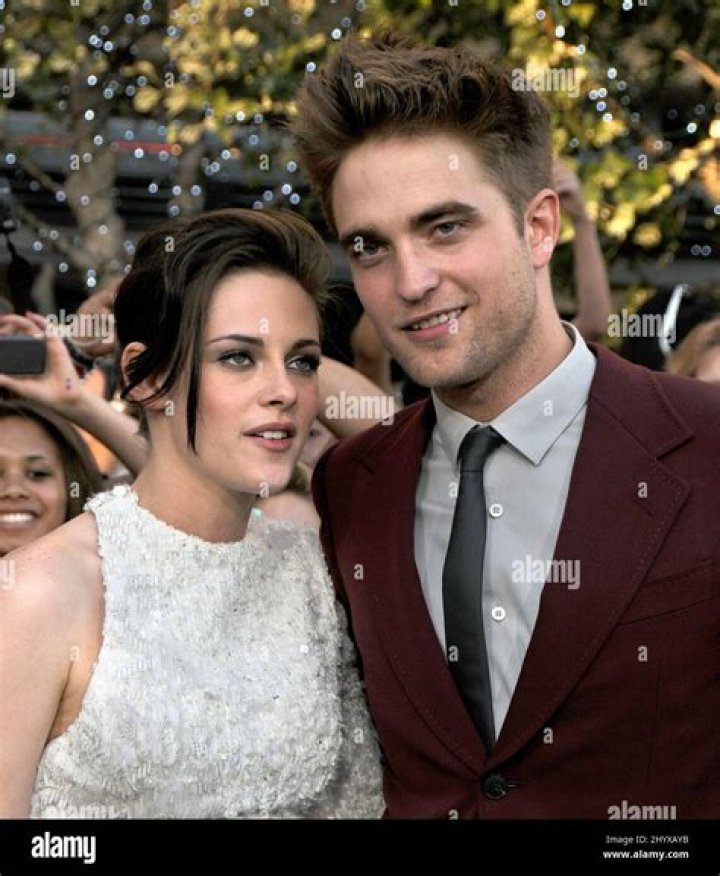 Robert Pattinson & Kristen Stewart Love And Adore Each Other, Says Body Language Expert!