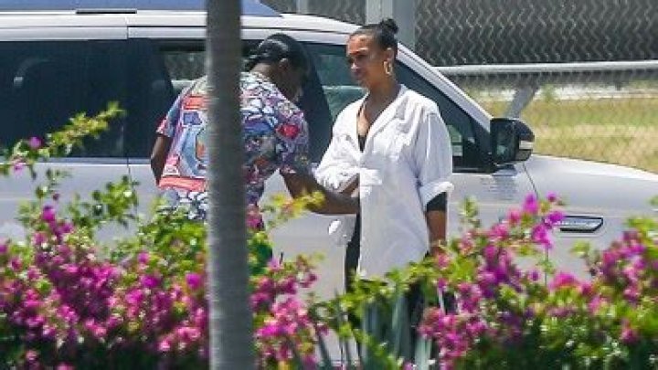 Rubs Her Tummy, Sparks Baby Rumors – Hollywood Life