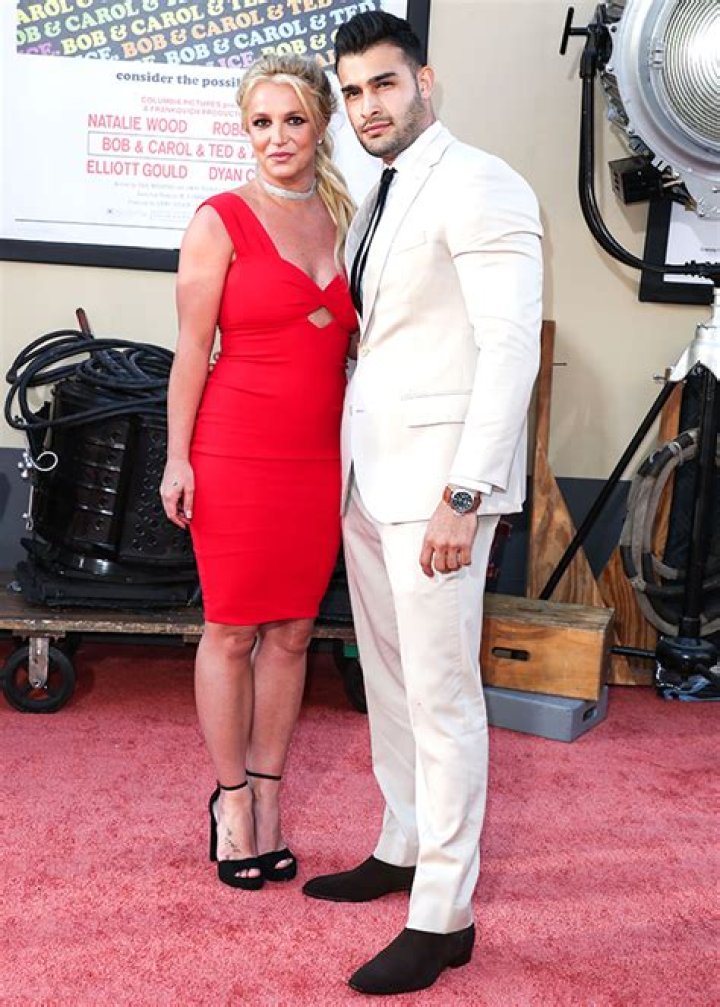 Sam Asghari Wears Wedding Ring After Denying Marital Troubles: Photo – Hollywood Life