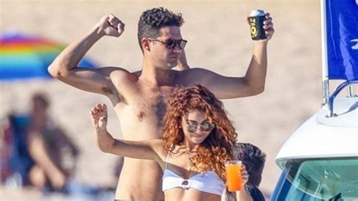 Sarah Hyland Has The ‘Bachelorette Trip Of My Dreams’ During Wild Trip To Mexico: Photo