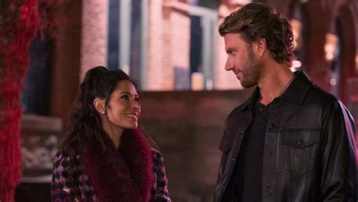 Sarah Shahi On Billie Choosing Brad In Finale – Hollywood Life