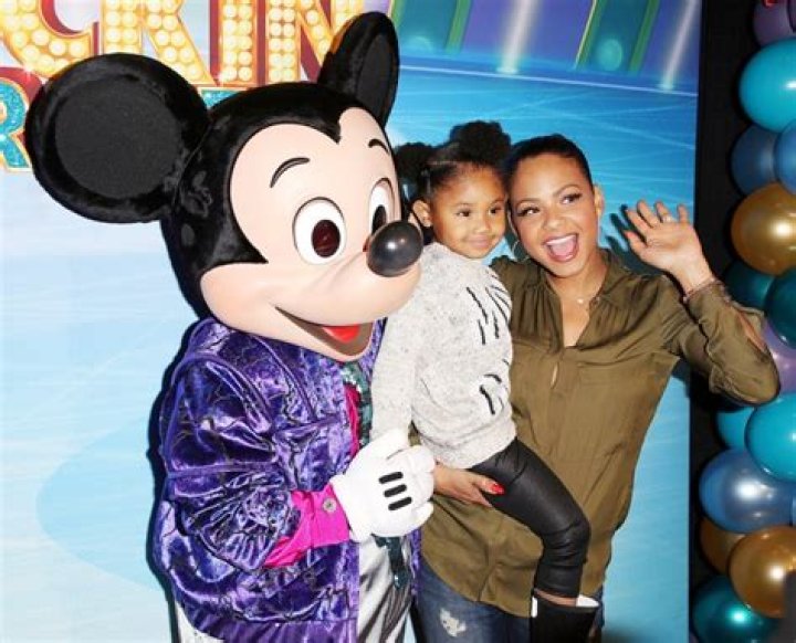 See Celeb Kids Meeting Mickey & Minnie Mouse — So Adorable – Hollywood Life