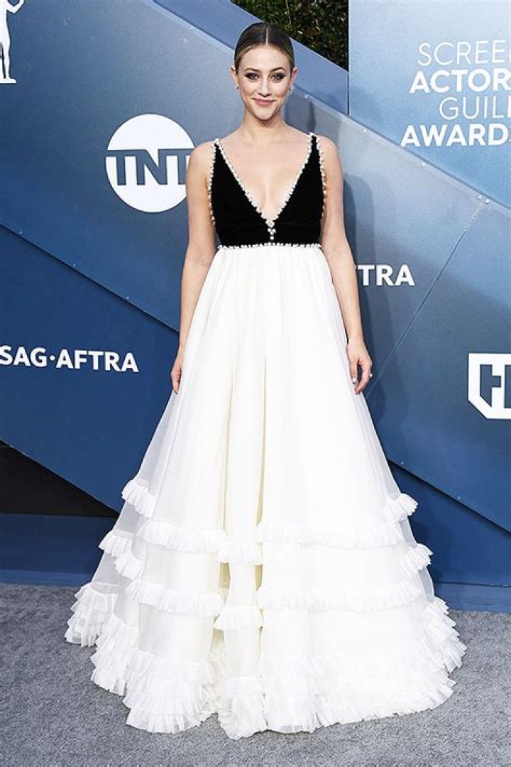 See Her Gorgeous Gown – Hollywood Life