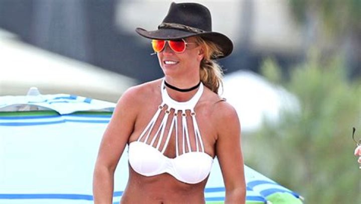 See Her Hottest Pics – Hollywood Life