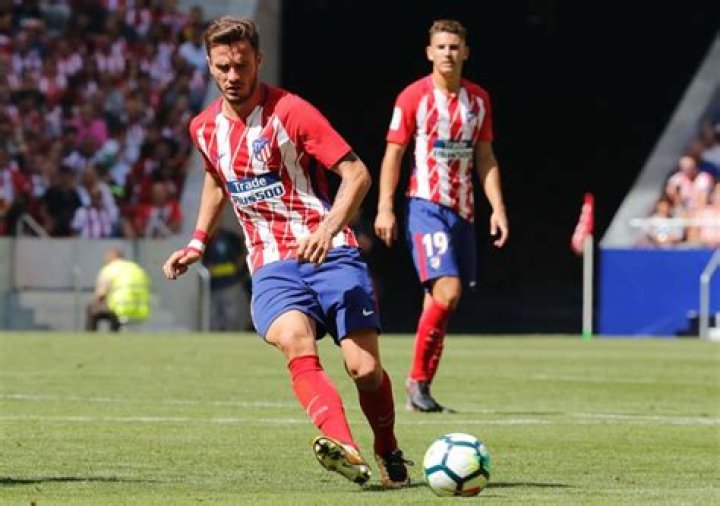 See Pics Of Soccer’s Sexiest Studs – Hollywood Life