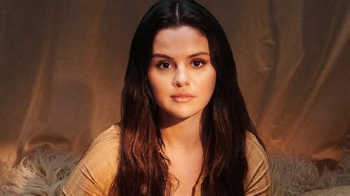 Selena Gomez Just Proved That The Cutout Trend Is Here To Stay