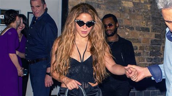 Shakira’s Black Lace Top In London: Photos – Hollywood Life