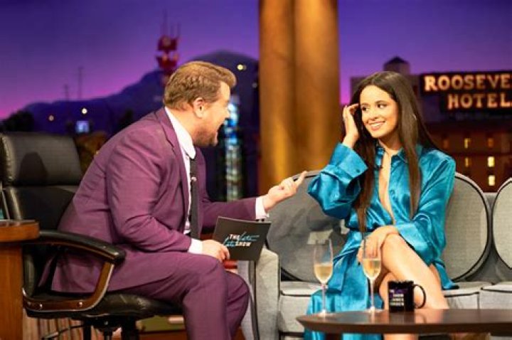 She Talks DMing Guys After Split – Hollywood Life