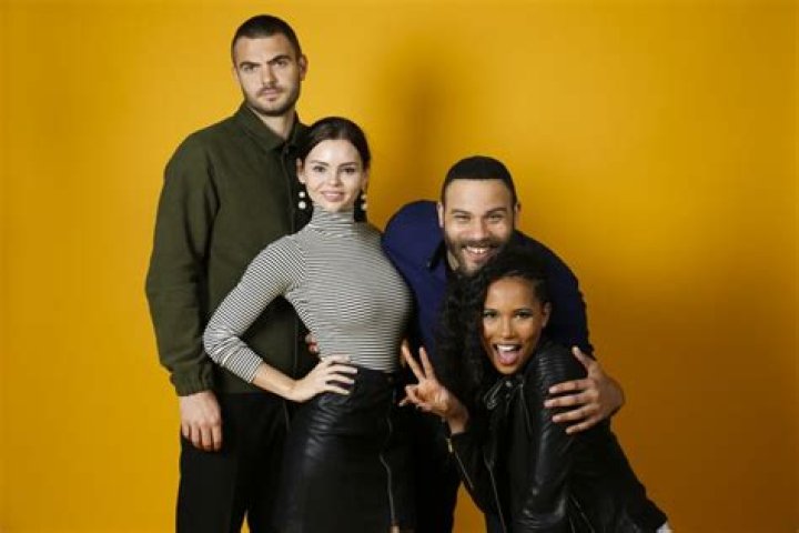 ‘Siren’ HollywoodLife Portraits — See Photos