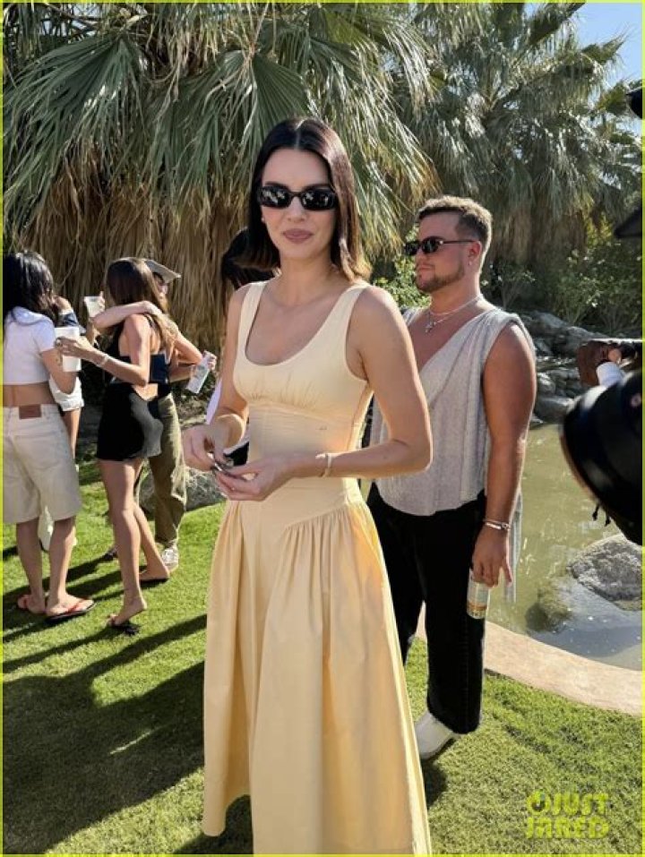 Stars Wearing Crop Tops At Coachella: Photos Of Hailey Bieber, Kendall Jenner & More
