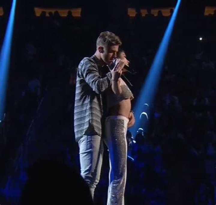 Steamy PDA In ‘Closer’ Duet – Hollywood Life