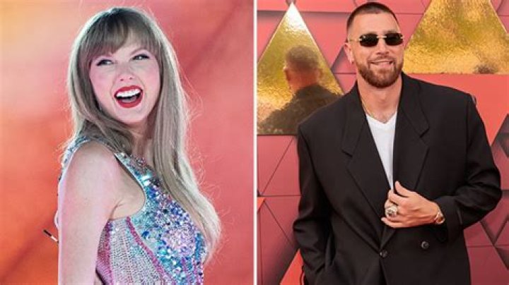 Taylor Swift and Travis Kelce Pack on the PDA at Holiday Party: Photo – Hollywood Life