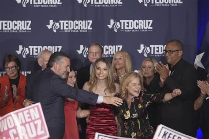 Ted Cruz’s Wife Heidi & Daughters Spotted Returning After Vacation As Texans Suffer Without Water