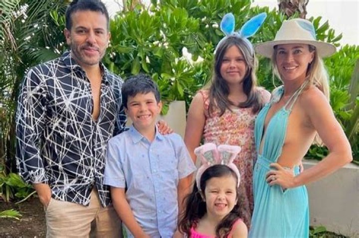 Teddi Mellencamp & Daughter Slate, 6, Take Dogs Walking Break After Birth Of Her Baby, 1 Month