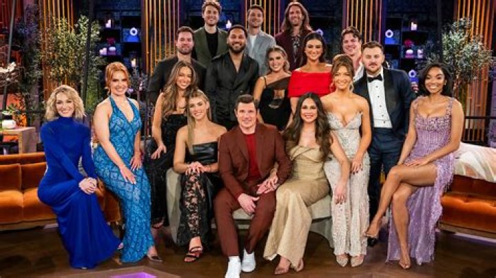 ‘Temptation Island’ Host Mark L. Walberg Talks Show’s Revival & More – Hollywood Life