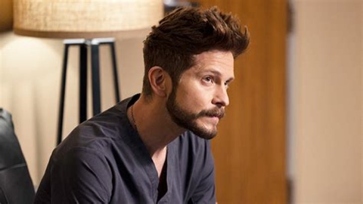 ‘The Resident’ EP Talks Possible Conrad & Billie Romance & More – Hollywood Life