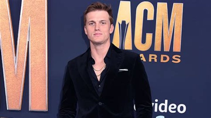 Who is Parker McCollum? Facts About The Country Singer – Hollywood Life