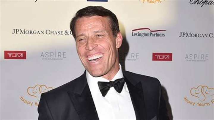 Who is Tony Robbins? 5 Things To Know About Motivational Speaker – Hollywood Life